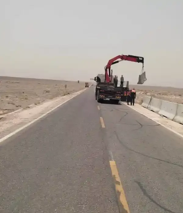 ایمن سازی اتوبان تهران ساوه با نیوجرسی بتنی مفصل دار ایمن سازی اتوبان تهران ساوه با نیوجرسی بتنی مفصل دار